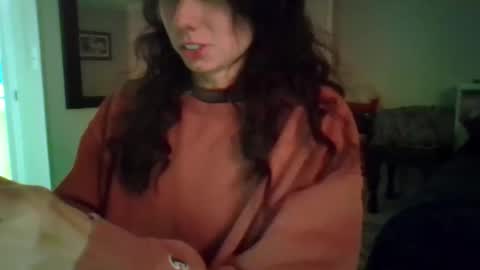 queenbee6269 online show from December 5, 5:43 am