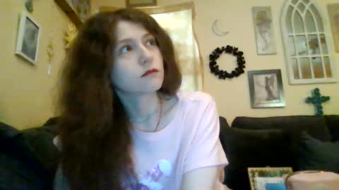 queencrimsonlvx online show from July 3, 3:22 am