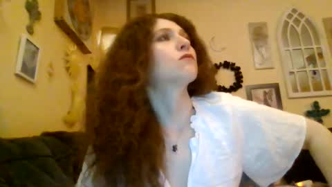 queencrimsonlvx online show from July 22, 6:04 am