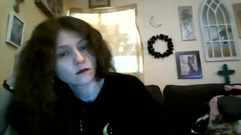 queencrimsonlvx online show from June 14, 3:08 am