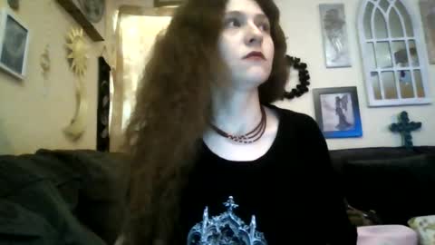 queencrimsonlvx online show from July 14, 10:54 am