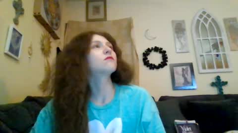 queencrimsonlvx online show from July 15, 11:48 am