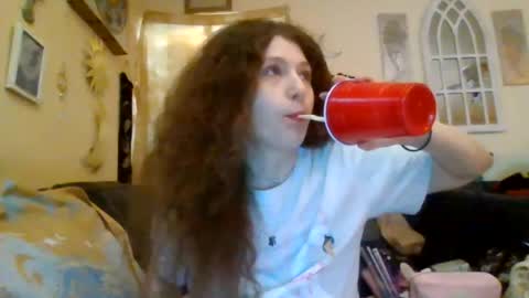 queencrimsonlvx online show from August 7, 1:59 am