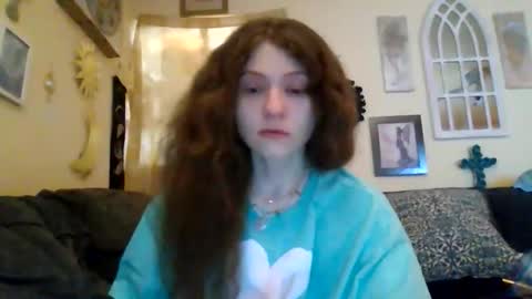 queencrimsonlvx online show from June 3, 2:14 am