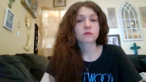 queencrimsonlvx online show from June 11, 1:27 am