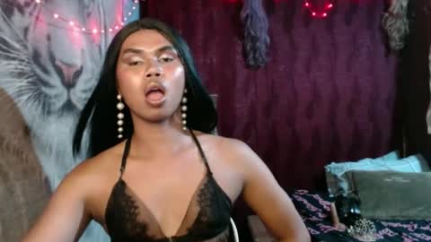 queenpinayebony_xx online show from July 1, 12:03 pm