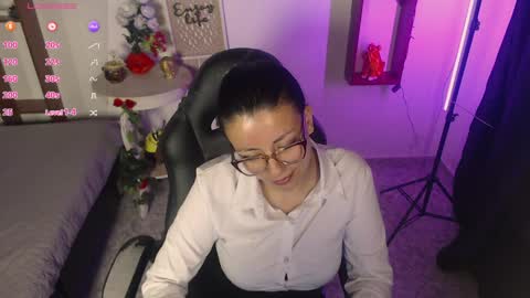 queenrose94 online show from April 9, 12:44 pm