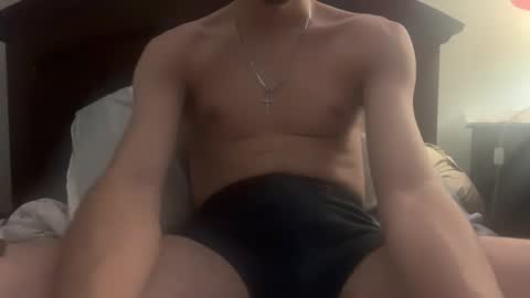 quickonenight657 online show from December 2, 5:04 am