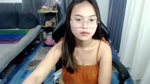 Snapshot of quinne_miles chatting on September 15, 4:36 am Quinne online show from September 15, 4:36 am
