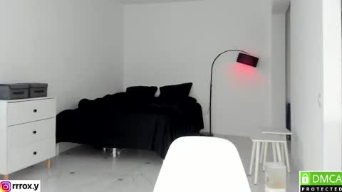 Snapshot of r00xvel chatting on October 11, 11:04 am r00xvel online show from October 11, 11:04 am