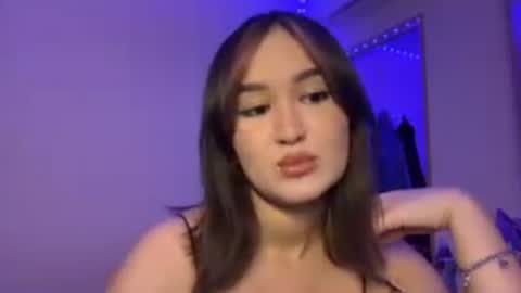 r0xyy online show from July 8, 7:28 pm