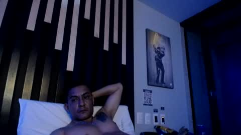 r6w online show from July 21, 6:04 am