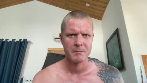 rabbit_eyes69 online show from May 9, 6:52 am