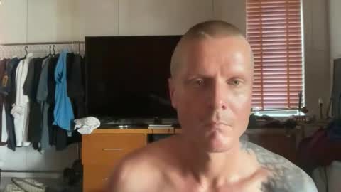 rabbit_eyes69 online show from April 12, 8:18 am