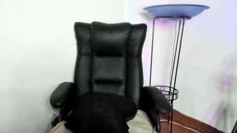    online show from April 1, 11:23 pm