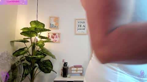 Rachel Lang online show from February 10, 8:45 pm