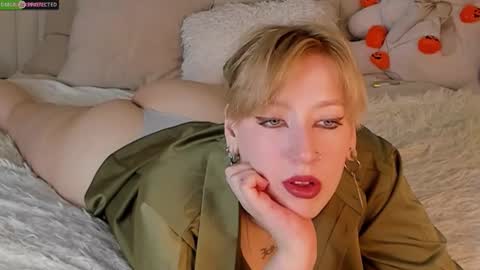 Snapshot of rachelcart chatting on October 18, 3:22 am RachelCart online show from October 18, 3:22 am