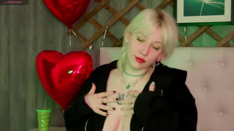 Snapshot of rachelcart chatting on February 15, 4:03 am RachelCart online show from February 15, 4:03 am