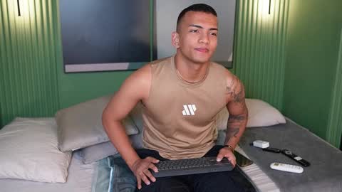rafa_cruz online show from November 12, 12:18 pm