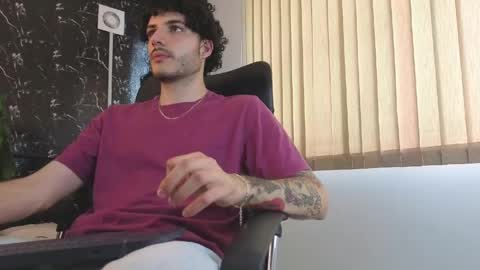 R A F A E L online show from April 15, 8:42 pm