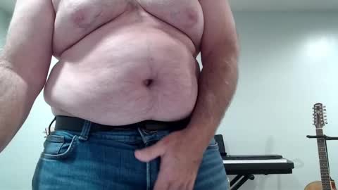 Snapshot of ragin_hardon001 chatting on March 2, 10:27 pm Ray online show from March 2, 10:27 pm