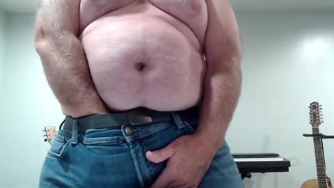 Snapshot of ragin_hardon001 chatting on December 22, 9:31 pm Ray online show from December 22, 9:31 pm