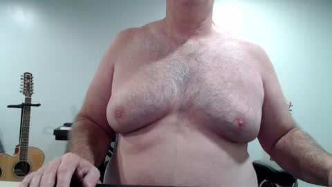 Snapshot of ragin_hardon001 chatting on March 3, 12:39 pm Ray online show from March 3, 12:39 pm