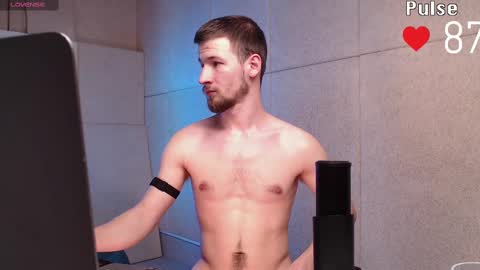 Snapshot of rainbow_farmer_james chatting on February 22, 5:46 pm Rainbow James online show from February 22, 5:46 pm