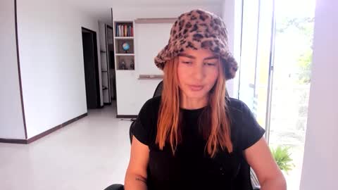 Jennyindependent model . online show from November 30, 6:48 pm