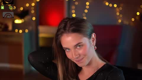 Raisa online show from December 14, 8:04 pm