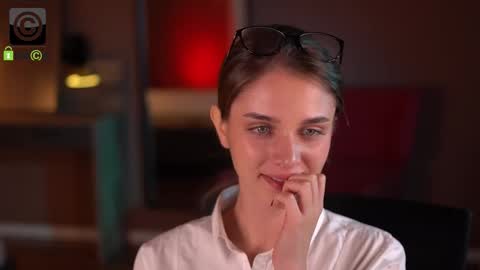 Raisa online show from November 22, 6:39 pm