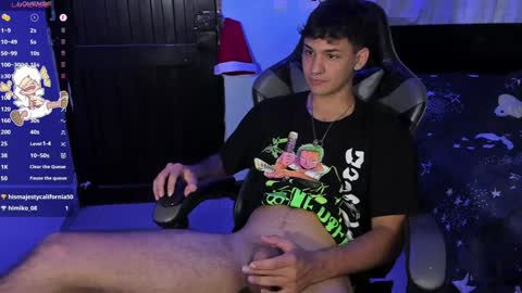  A independent Model  online show from December 21, 5:40 pm