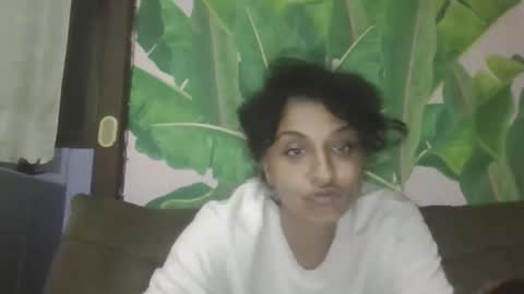 Random girl on sofa online show from February 18, 7:52 am