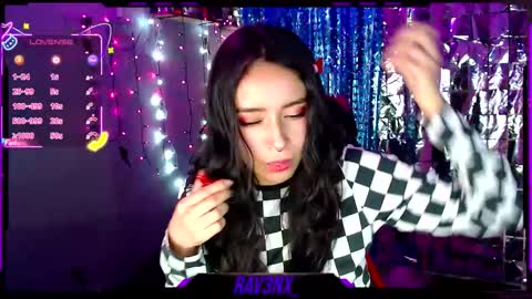   online show from November 27, 9:11 pm