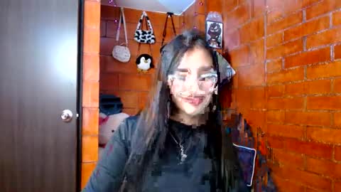 Snapshot of raven__purple chatting on March 9, 2:39 am raven__purple online show from March 9, 2:39 am