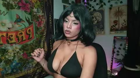 Snapshot of raven_luv chatting on September 24, 9:32 pm raven  online show from September 24, 9:32 pm