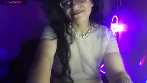 Snapshot of ravenandsin chatting on January 31, 11:45 pm Raven online show from January 31, 11:45 pm