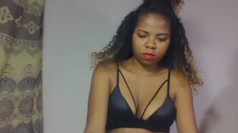 ravomamy online show from November 3, 10:22 pm