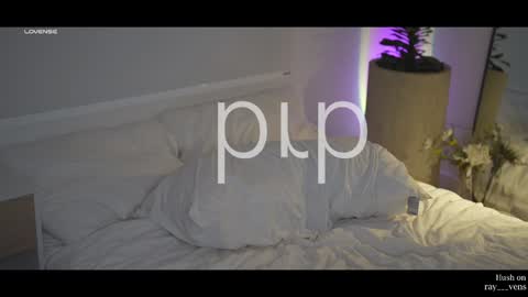 Rayvens online show from December 28, 3:47 am