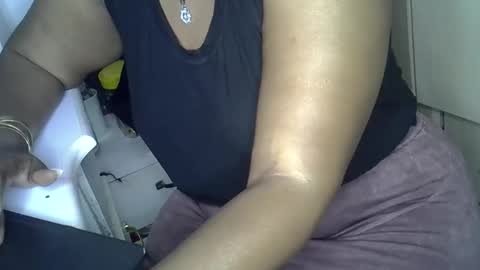 raylee810889 online show from November 9, 5:15 pm