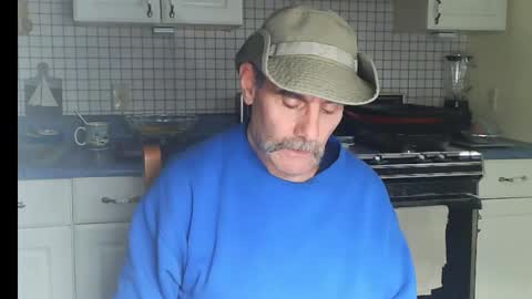 Ray online show from December 2, 9:02 pm