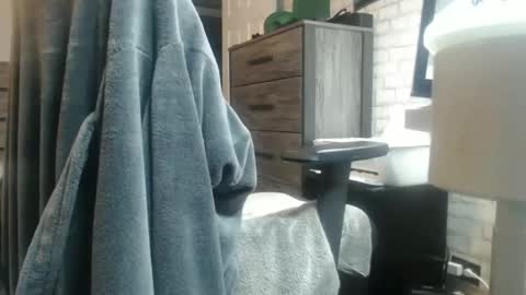 rayneonme1225 online show from March 7, 10:21 pm