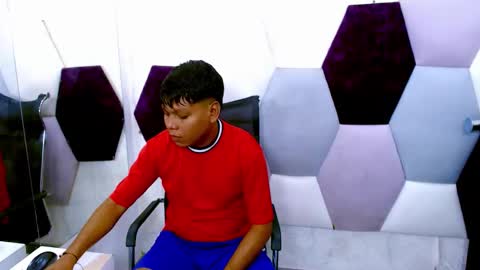 Snapshot of raystewart_ chatting on October 18, 3:44 am raystewart  online show from October 18, 3:44 am