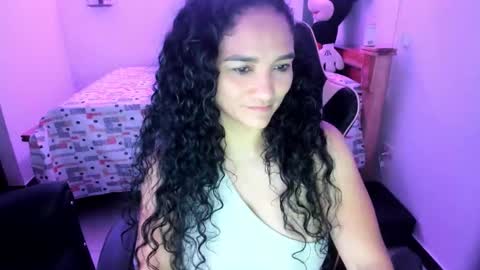 Danna online show from February 25, 9:40 pm