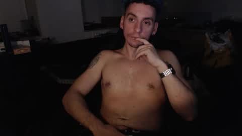 Rayzel online show from December 14, 11:33 pm