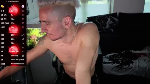 Rayzel White online show from April 26, 6:49 pm
