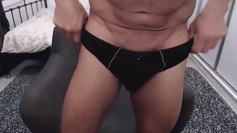 Razvan online show from April 9, 1:42 am