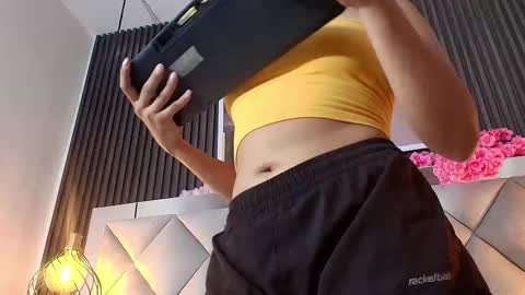 DONCELLA online show from March 3, 7:32 pm