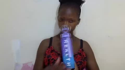 queen online show from March 10, 7:00 am