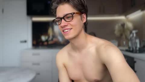 AliceEve online show from March 2, 9:21 am